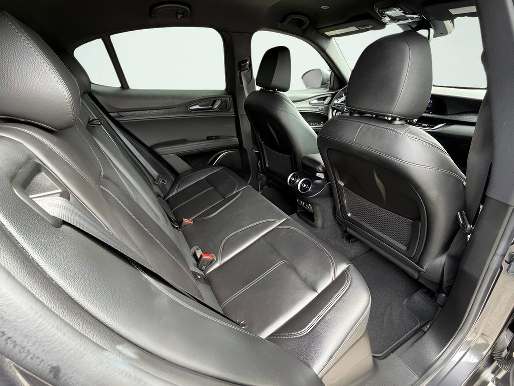 Used 2022 Alfa Romeo Stelvio Sprint RWD image 27