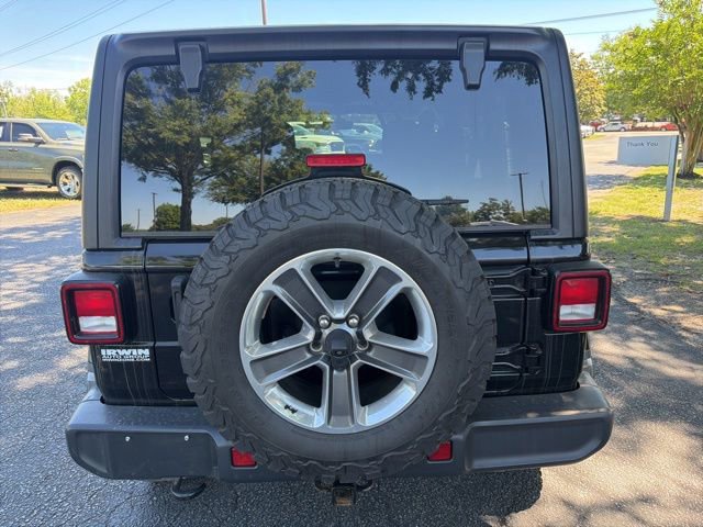 Used 2018 Jeep Wrangler Unlimited Sahara AWD/4WD image 3