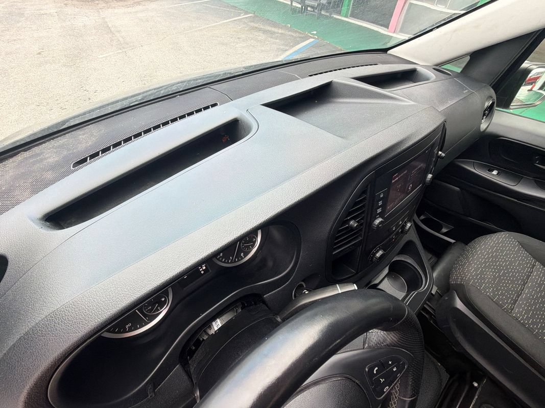 Used 2022 Mercedes-Benz Metris image 22