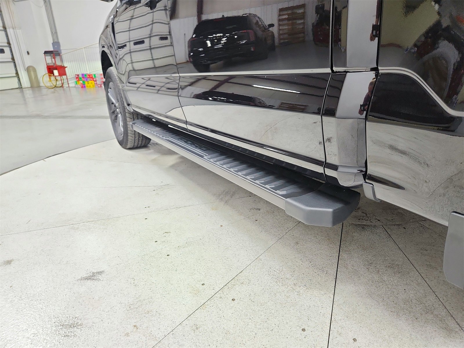 Used 2023 Ford F150 Lariat image 46