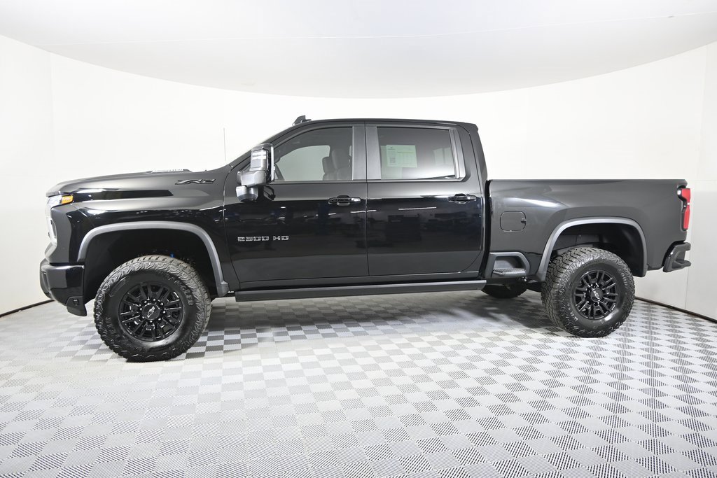 Used 2025 Chevrolet Silverado 2500 ZR2 w/ Technology Package image 2