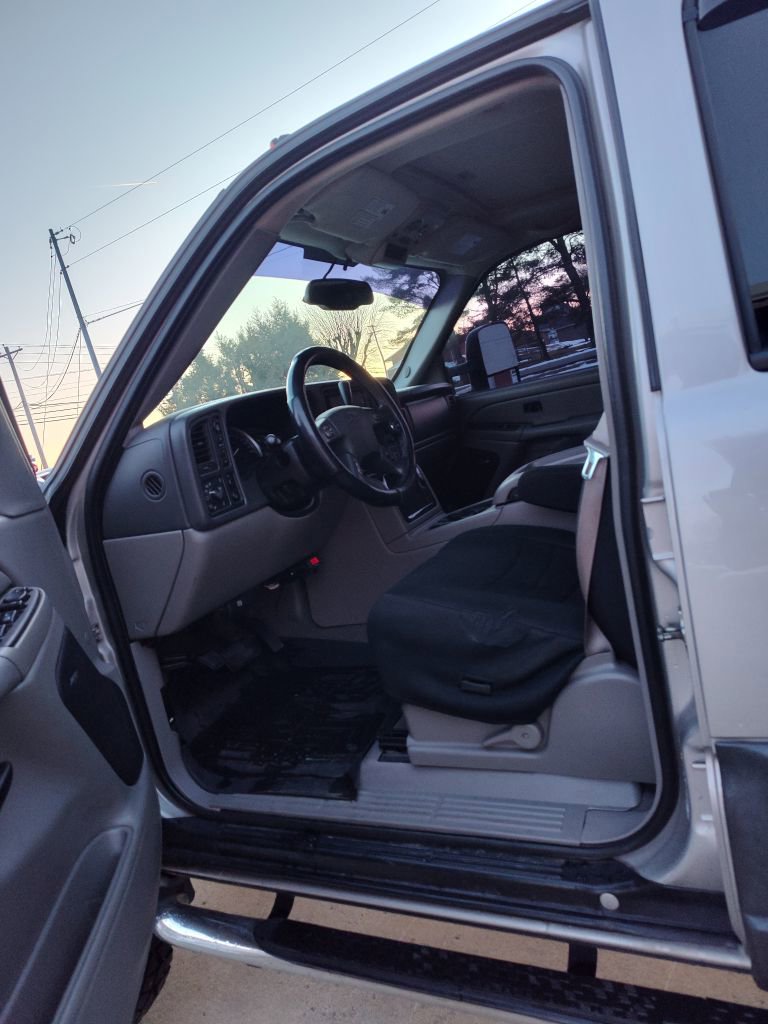 Used 2006 Chevrolet Avalanche Z71 w/ Sun And Sound Package image 5