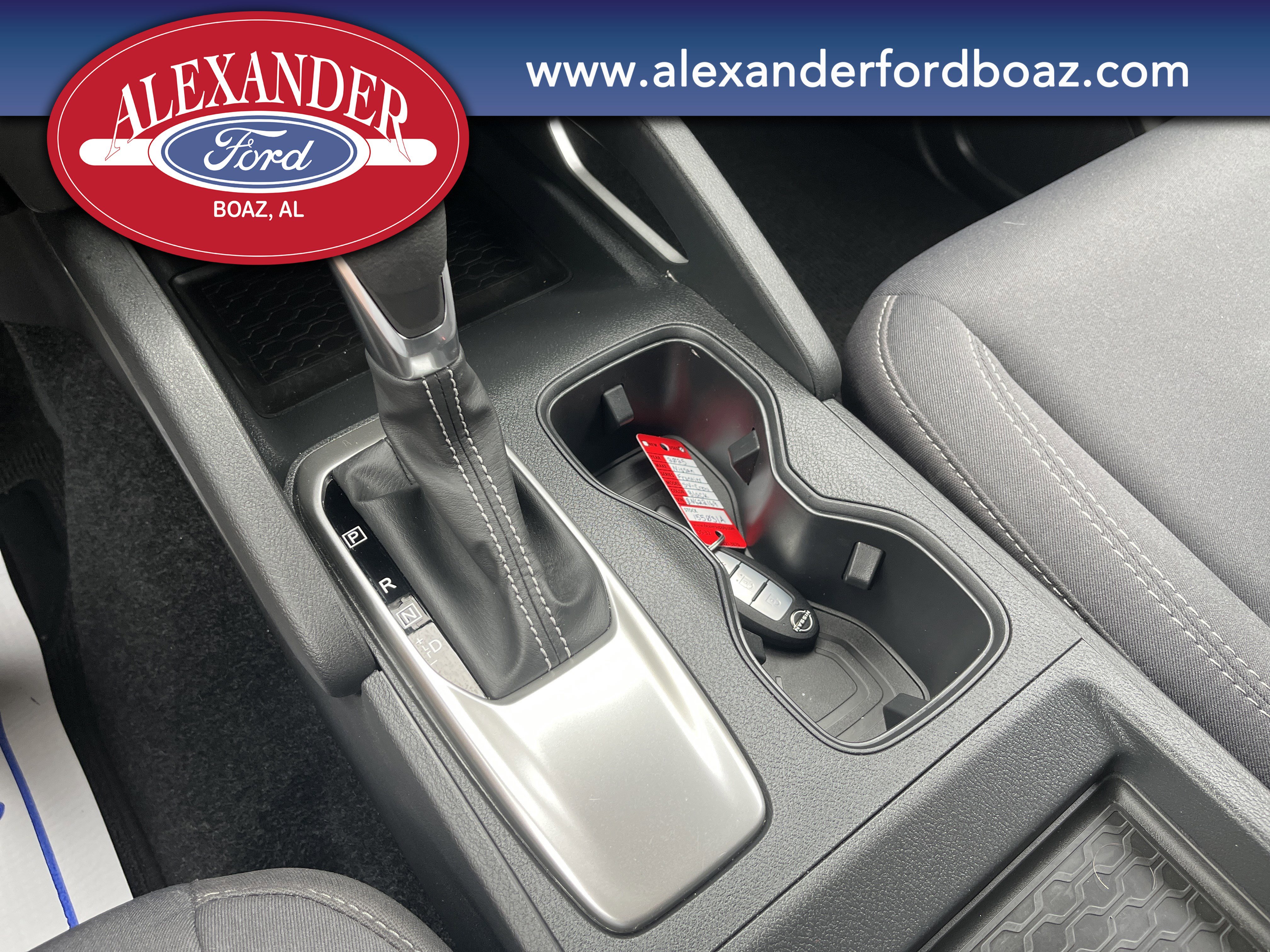 Used 2025 Nissan Frontier SV image 24