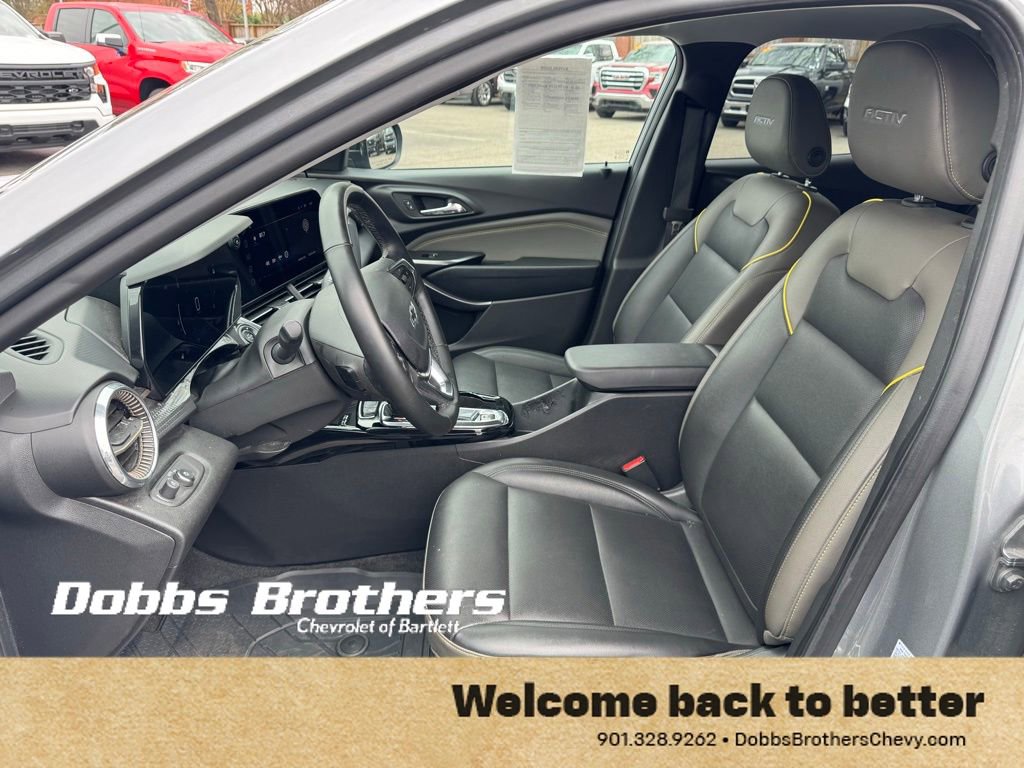 Used 2025 Chevrolet Trax ACTIV w/ Sunroof Package image 10