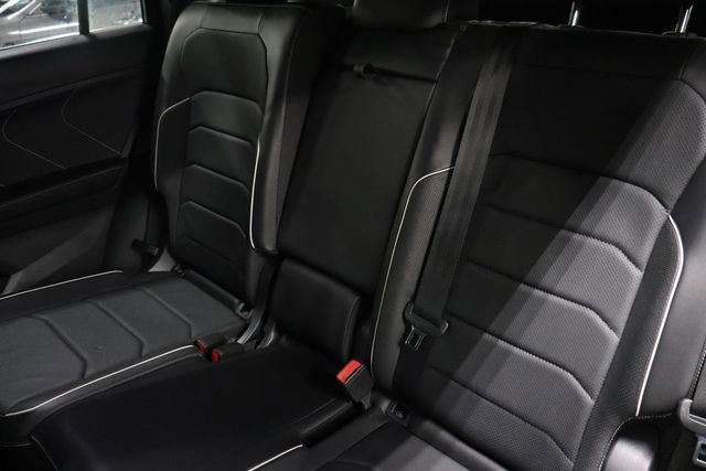 Used 2022 Volkswagen Tiguan SEL R-Line AWD/4WD image 15