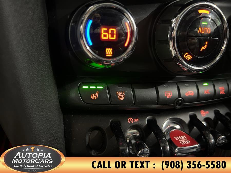 Used 2019 MINI Cooper 2-Door Hardtop w/ Storage Package image 28