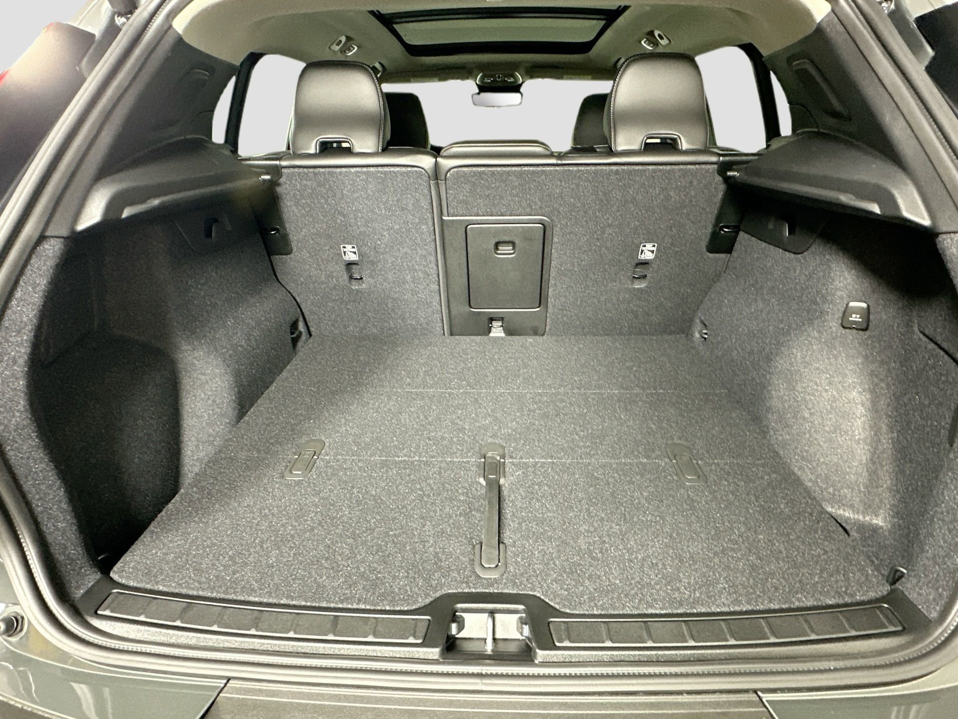 New 2026 Volvo XC40 B4 Plus w/ Climate Package image 27