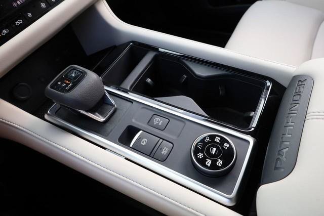 New 2026 Nissan Pathfinder SL AWD/4WD image 17