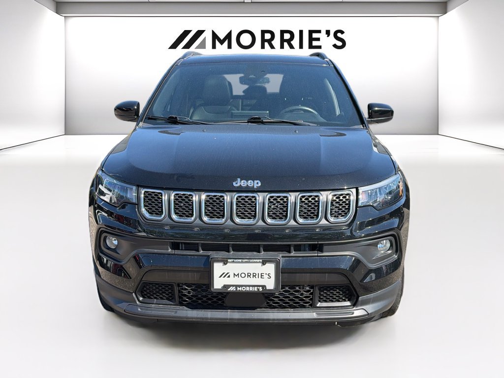 Used 2023 Jeep Compass Latitude w/ Sun and Sound Group AWD/4WD image 2