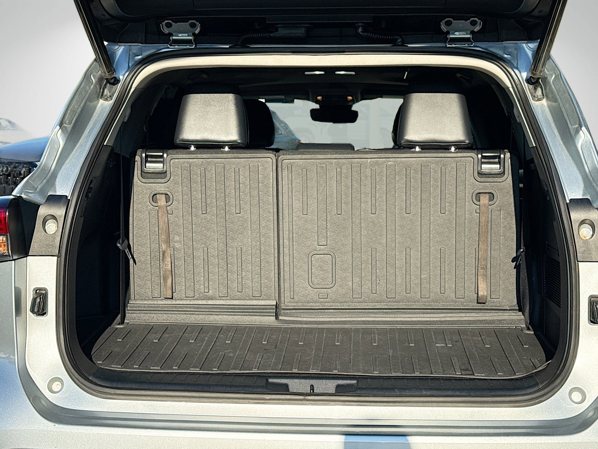 Used 2020 Toyota Highlander XLE image 12