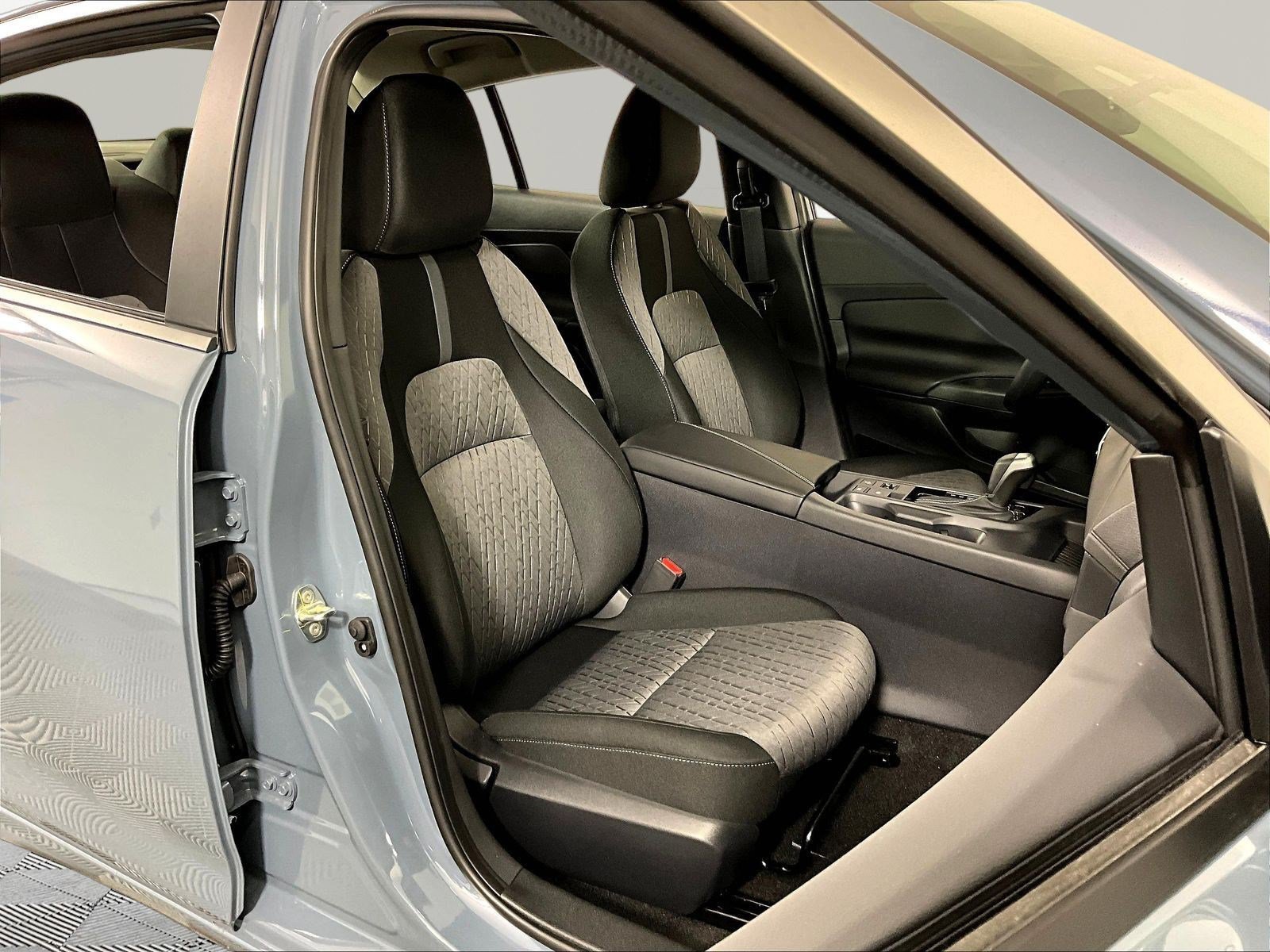 New 2027 Nissan Sentra SV w/ Floor Mat Package FWD image 17