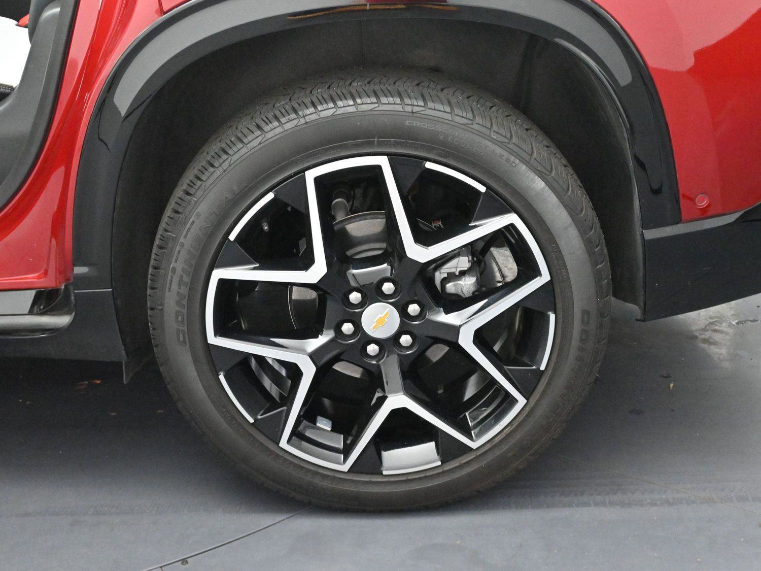 Used 2025 Chevrolet Traverse High Country image 41