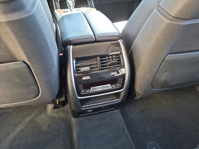 Used 2019 BMW X7 xDrive40i w/ Cold Weather Package AWD/4WD image 18