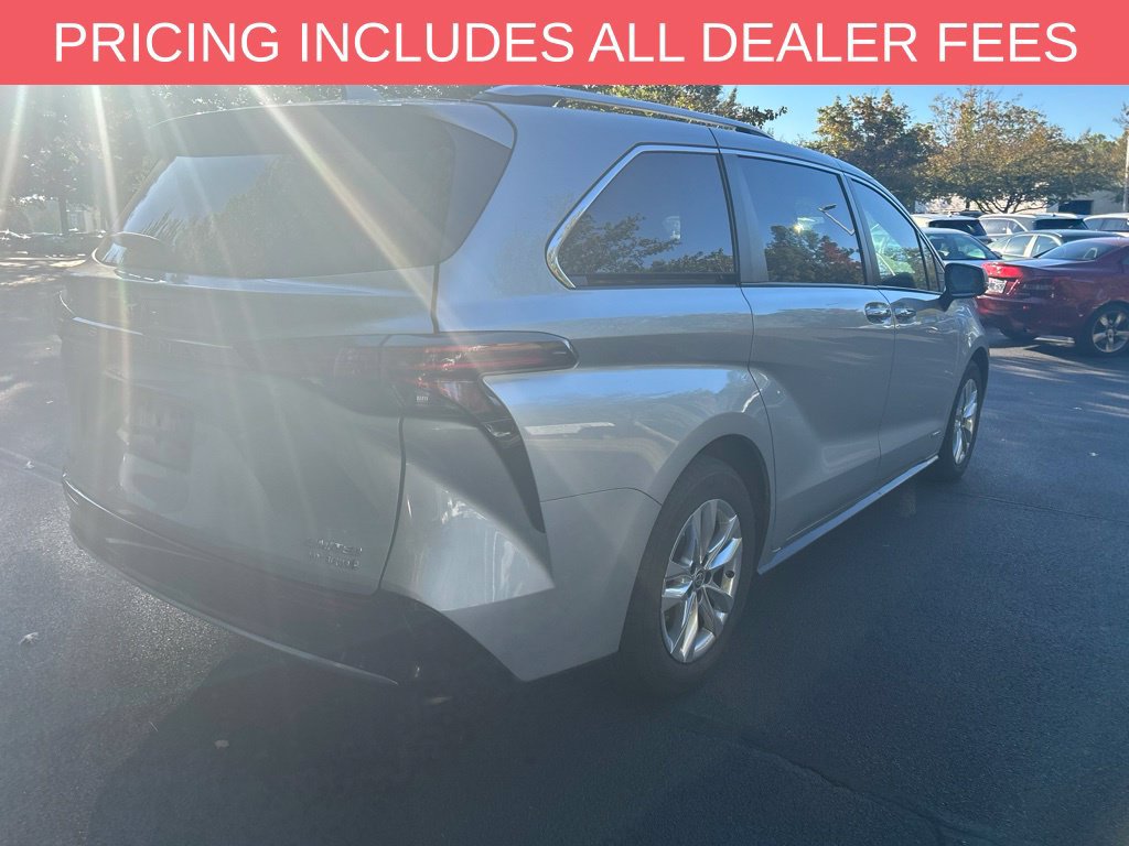 Used 2021 Toyota Sienna Limited FWD image 8