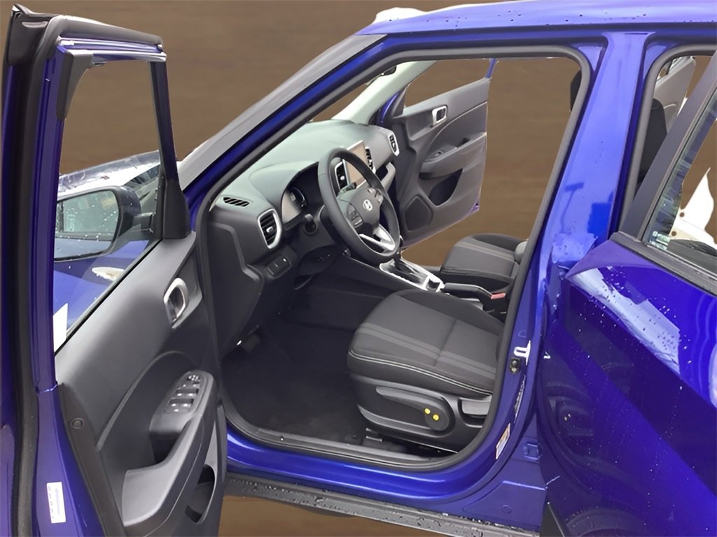 Used 2025 Hyundai Venue SEL image 10