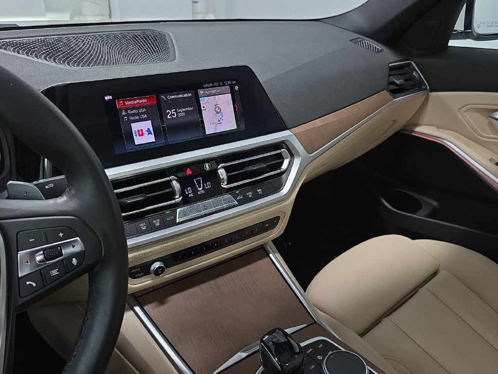 Used 2020 BMW 330i Sedan w/ Convenience Package RWD image 15