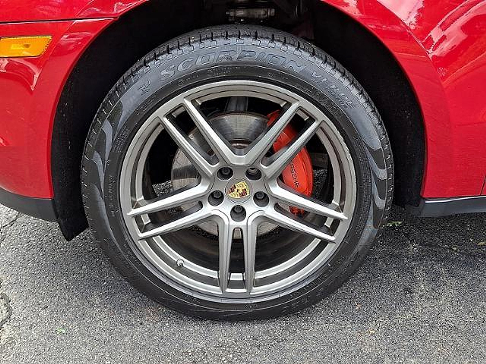 Used 2020 Porsche Macan AWD/4WD image 30