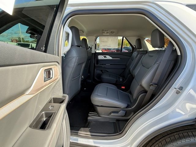 New 2026 Ford Explorer Active w/ Active Comfort Package image 14