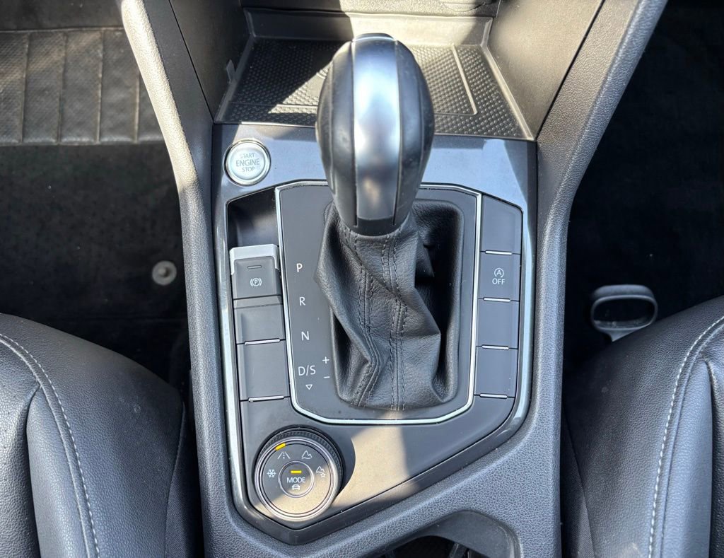 Used 2020 Volkswagen Tiguan SE w/ Panoramic Sunroof Package image 31