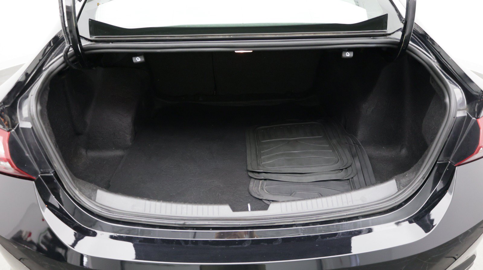 Used 2021 Chevrolet Malibu LT FWD image 30