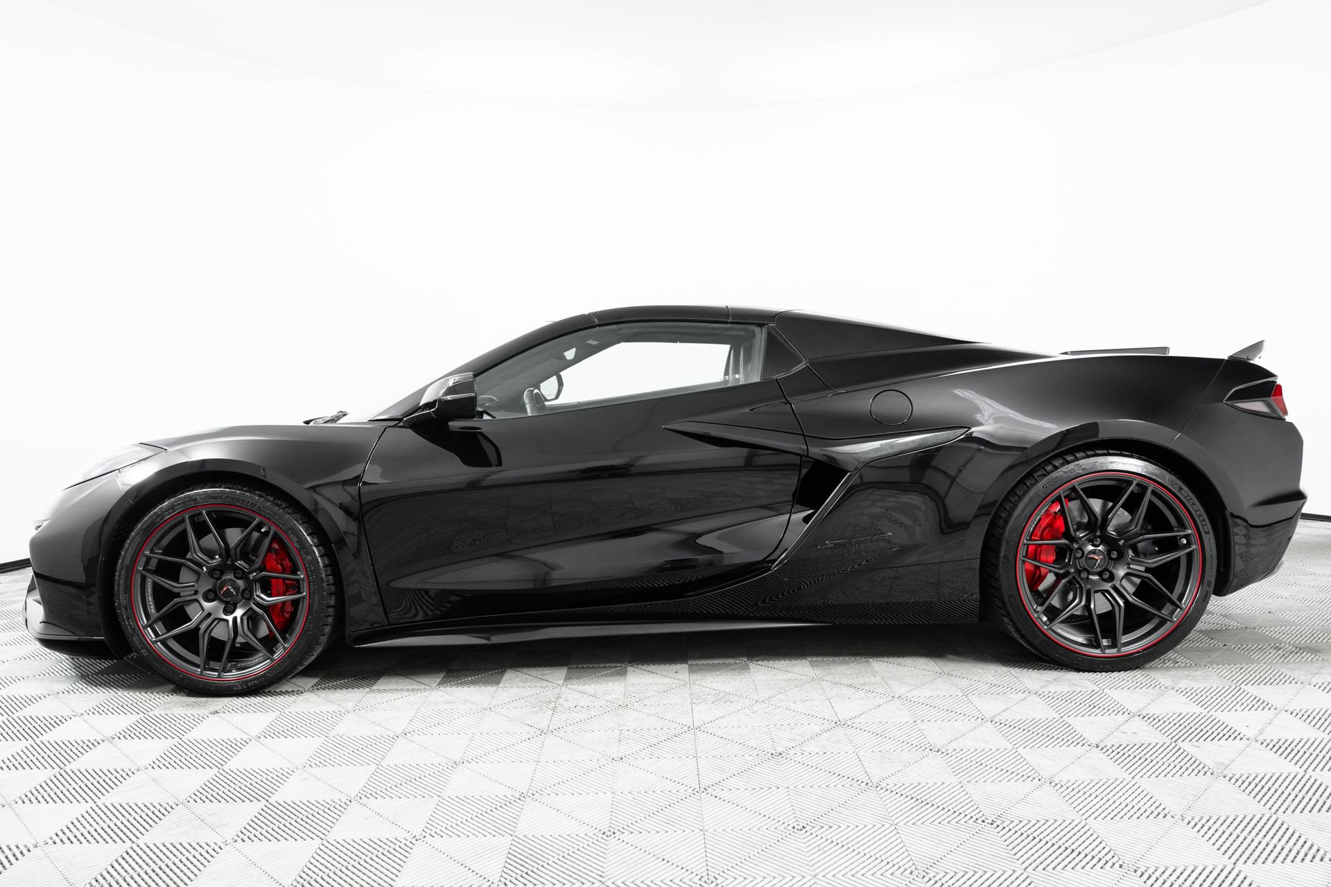 Used 2024 Chevrolet Corvette Z06 RWD image 98
