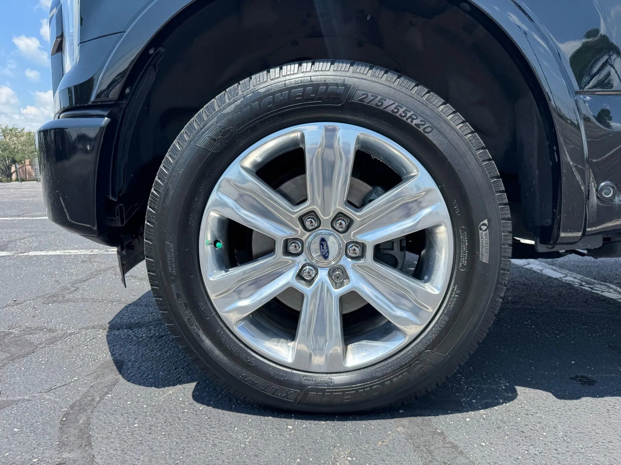 Used 2016 Ford F150 Platinum w/ Equipment Group 701A Luxury image 12