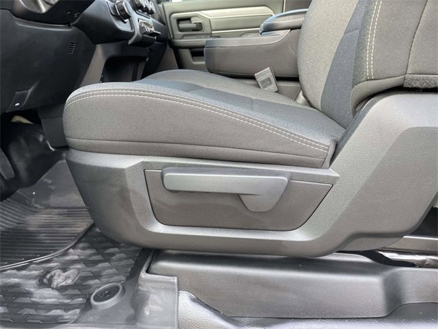 Used 2024 RAM 2500 Tradesman w/ Chrome Appearance Group image 18