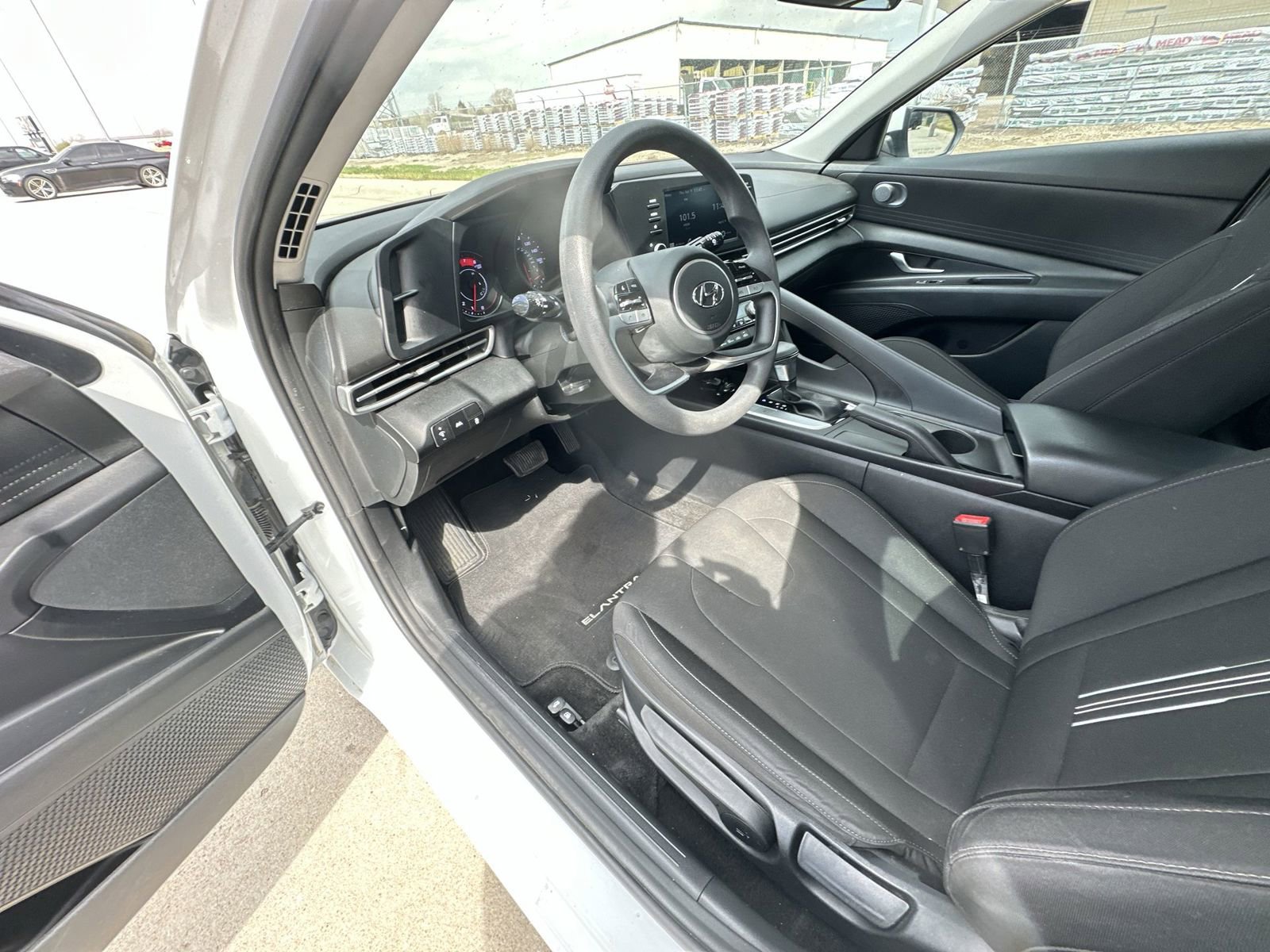 Used 2021 Hyundai Elantra SEL image 10