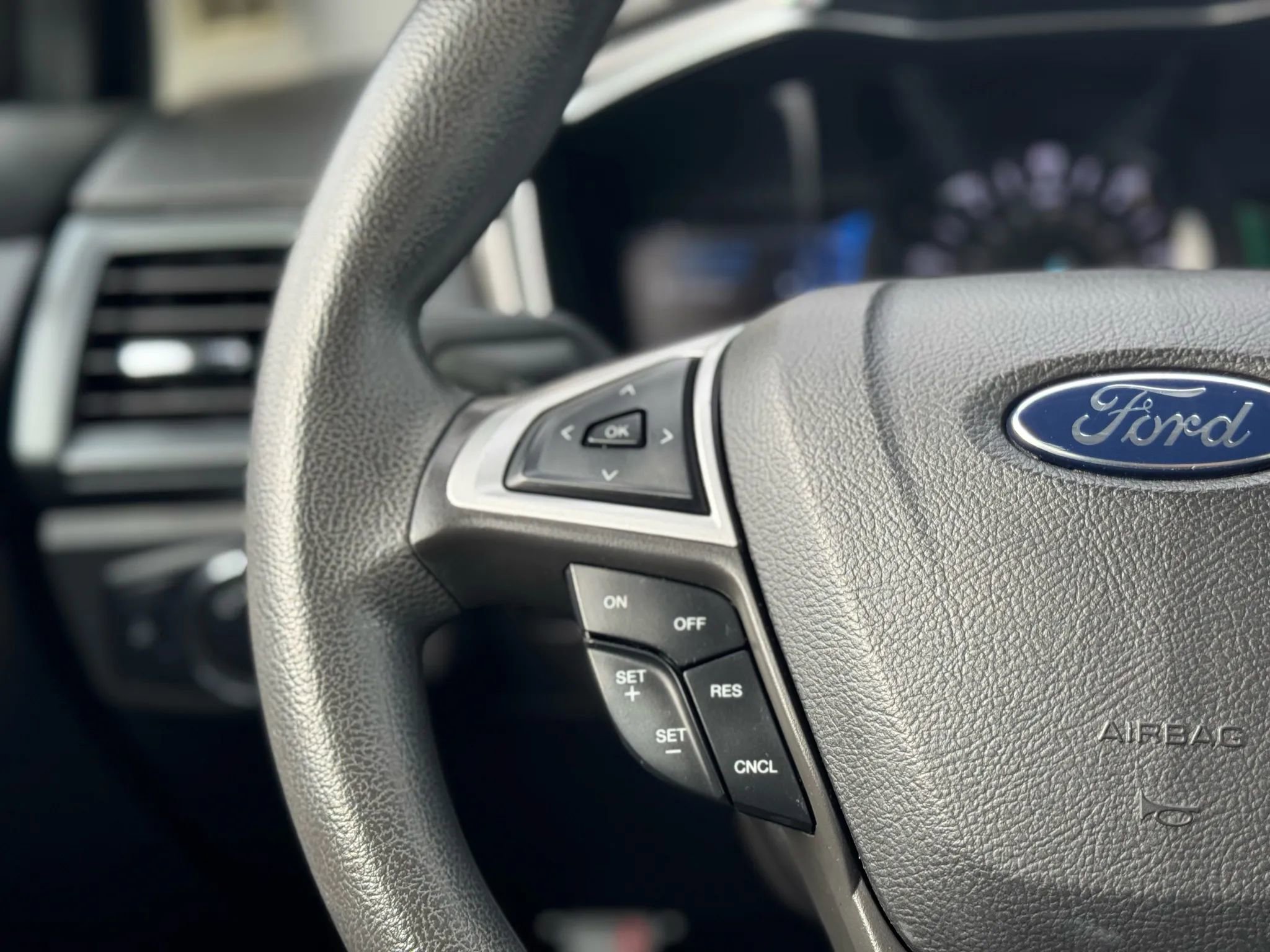 Used 2015 Ford Fusion SE image 26