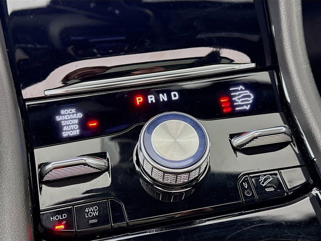 Used 2021 Jeep Grand Cherokee L Overland w/ Luxury Tech Group IV AWD/4WD image 18