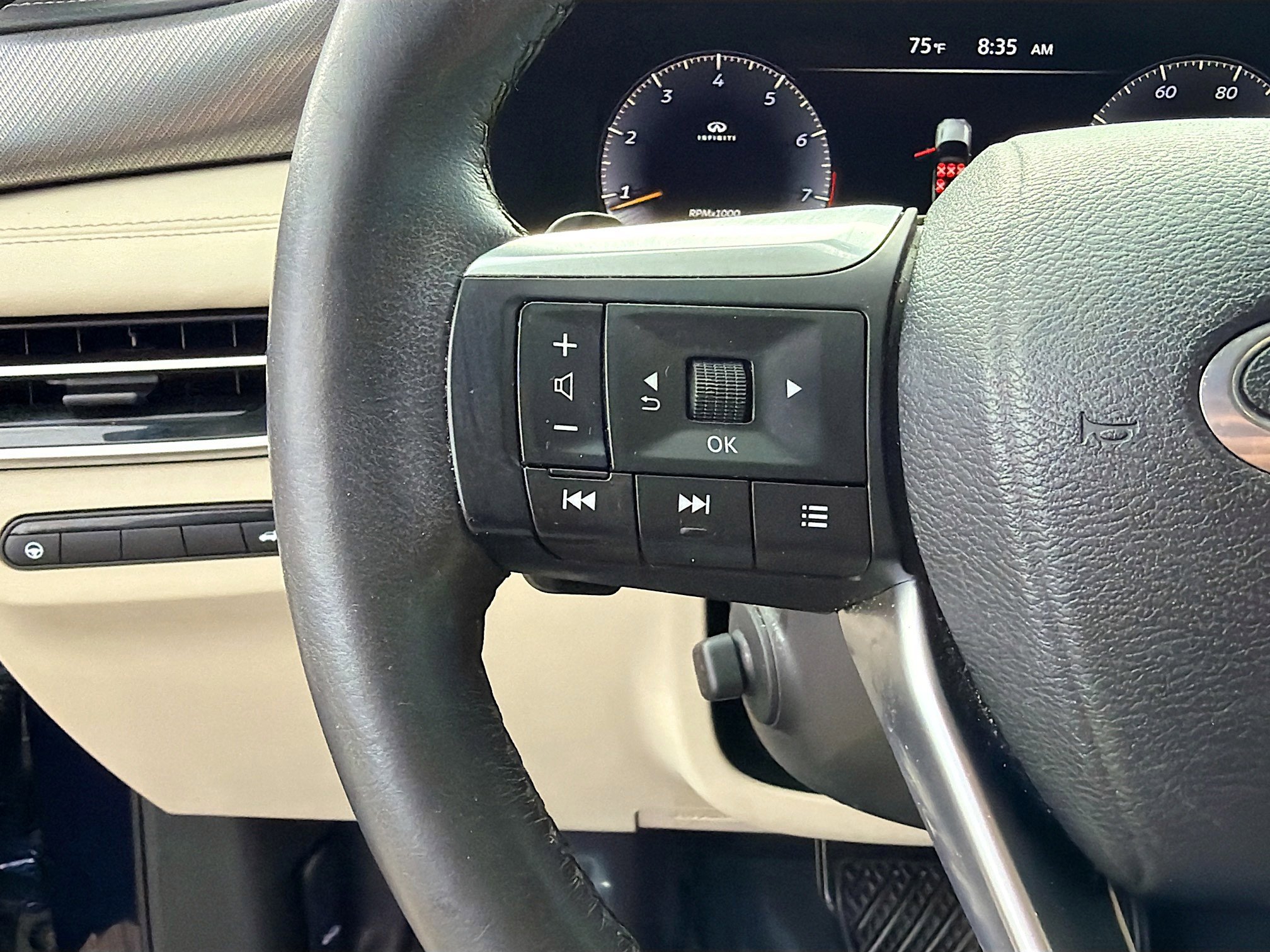 Used 2023 INFINITI QX60 Luxe w/ Performance Audio Package AWD/4WD image 37