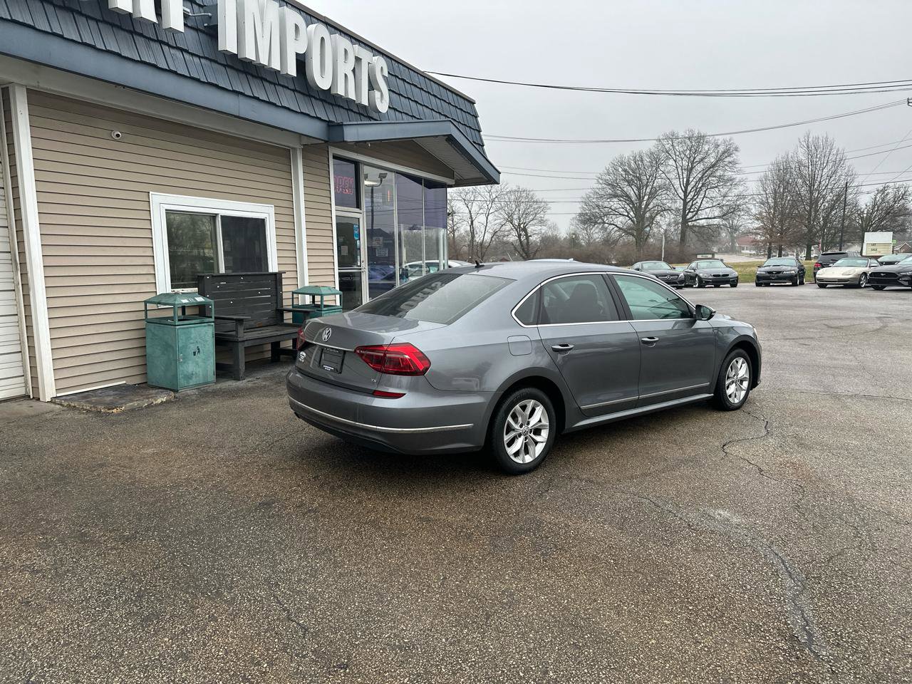 Used 2017 Volkswagen Passat 1.8T S image 4