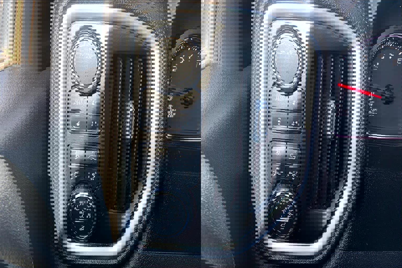 Used 2021 Chevrolet Silverado 1500 LTZ image 34