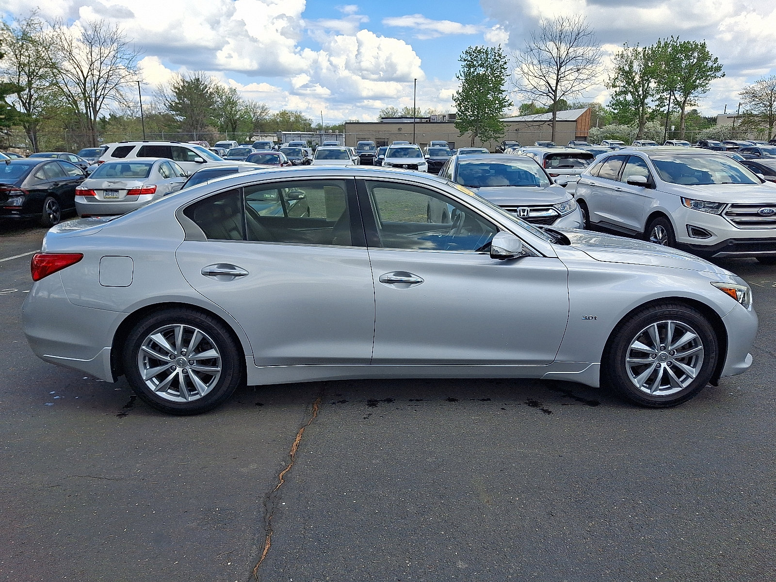 Used 2016 INFINITI Q50 3.0t Premium w/ Driver Assistance Package RWD image 7