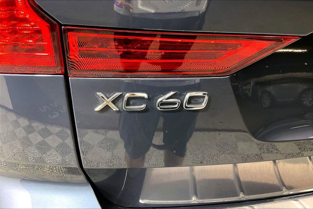 Used 2025 Volvo XC60 B5 Plus w/ Protection Package Premier image 7