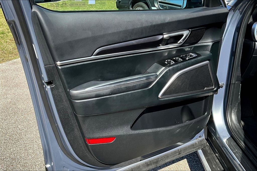 Used 2025 Kia Telluride S image 23