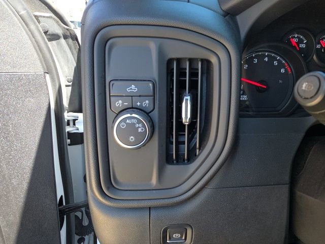 Used 2022 Chevrolet Silverado 1500 Custom image 15