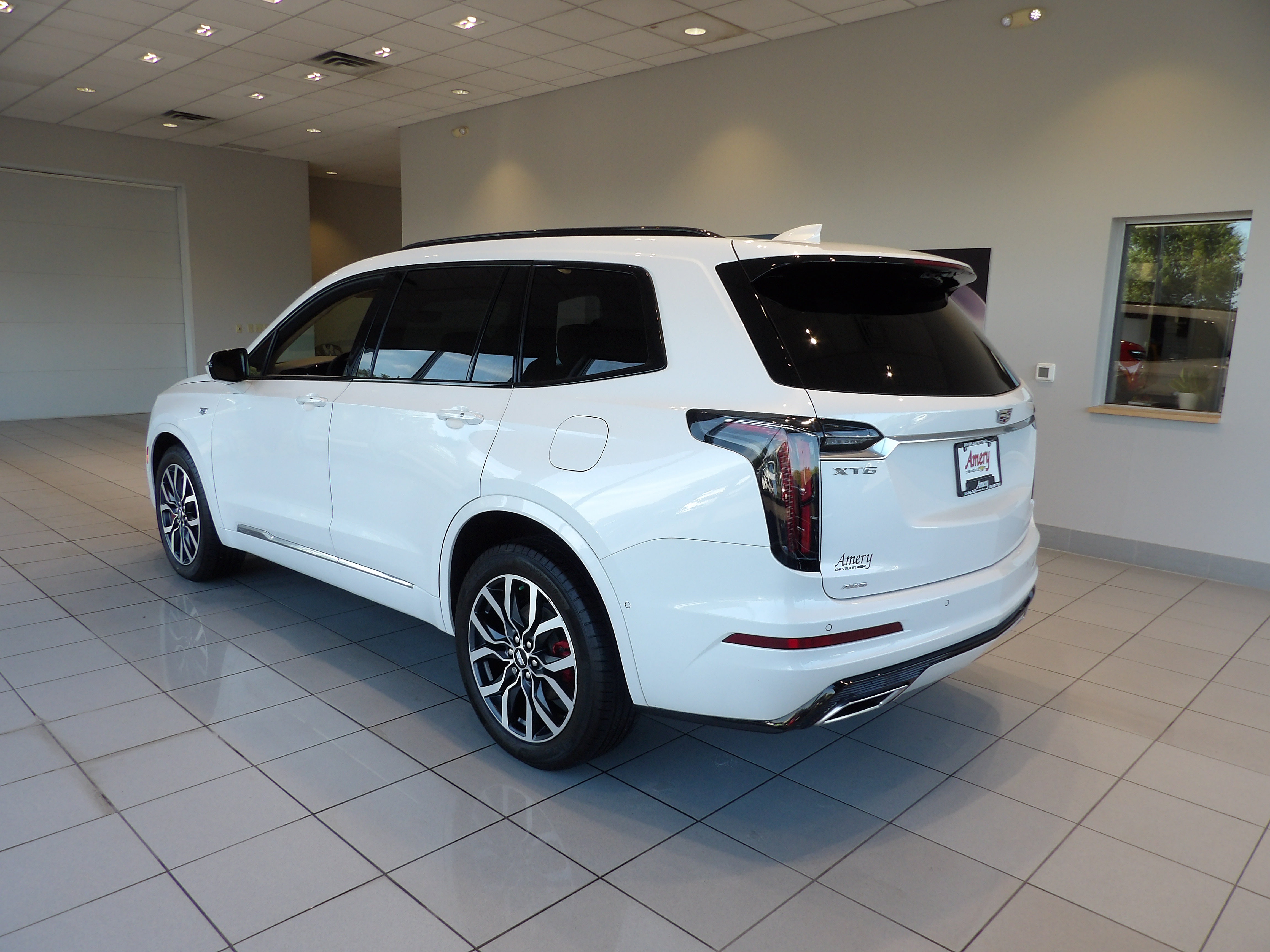 Used 2025 Cadillac XT6 Sport w/ Platinum Package AWD/4WD image 6