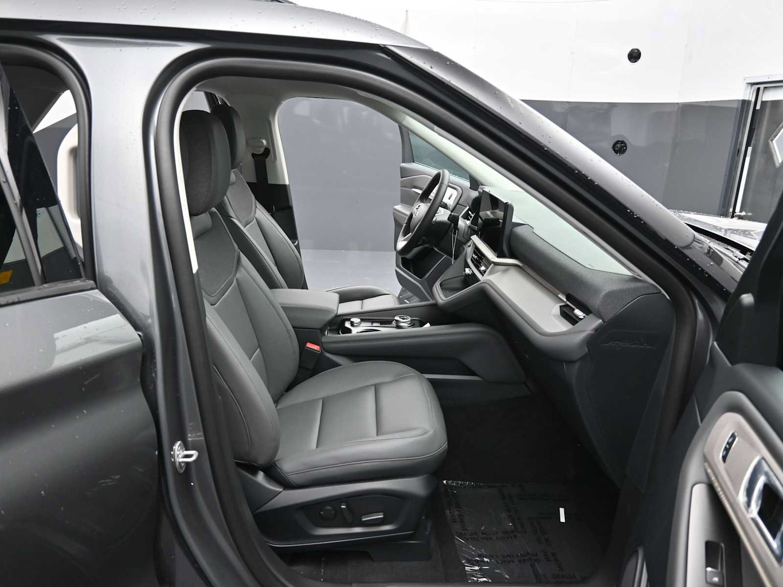 New 2026 Ford Explorer Active w/ Active Comfort Package AWD/4WD image 12