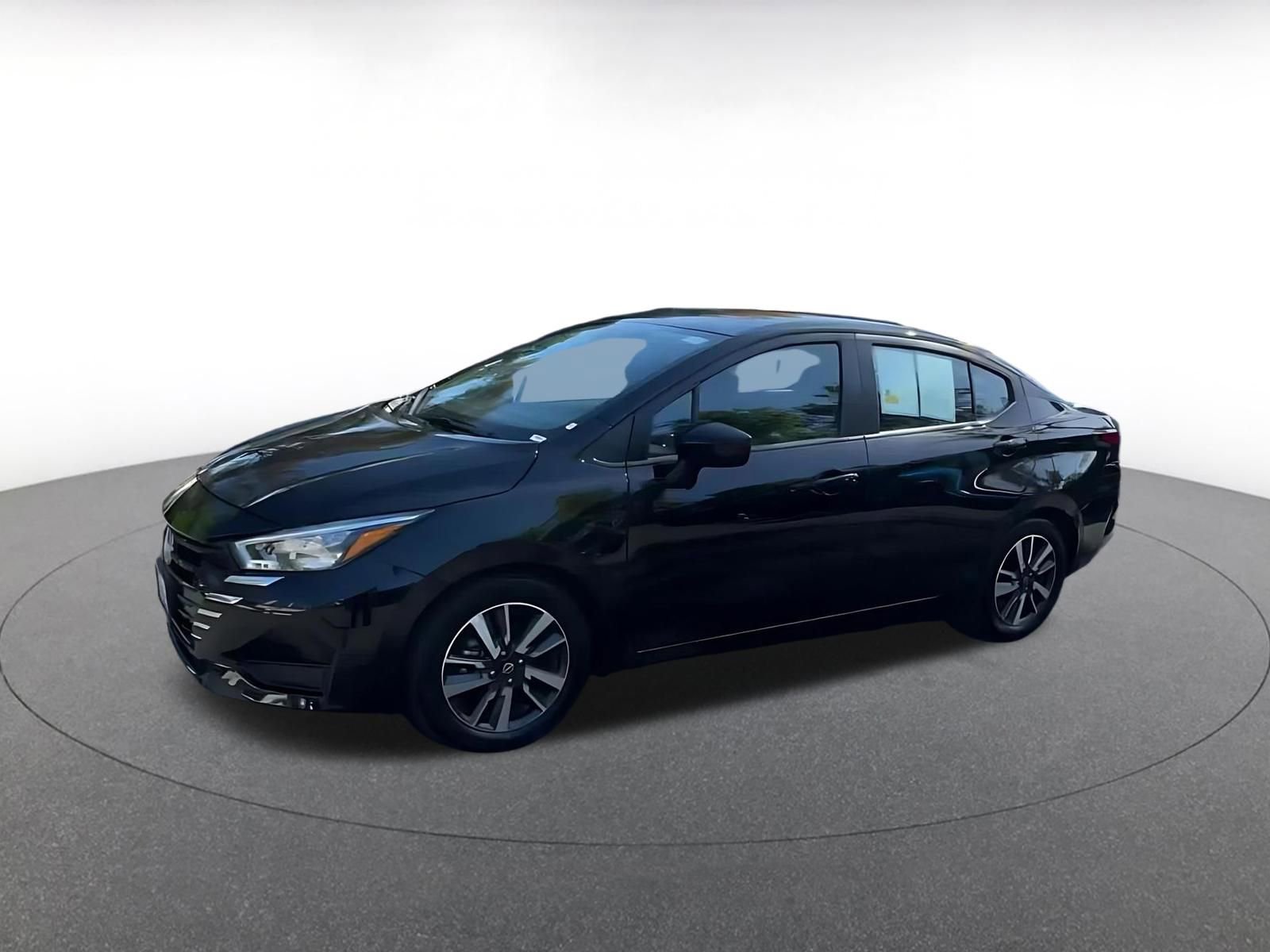 Used 2025 Nissan Versa SV FWD image 8