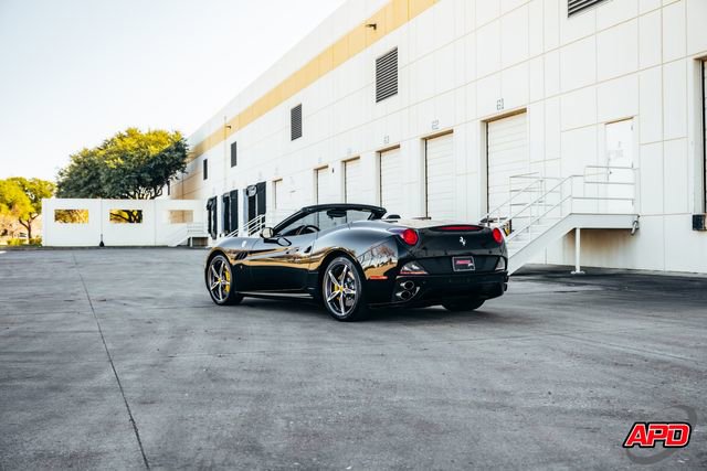 Used 2014 Ferrari California image 47