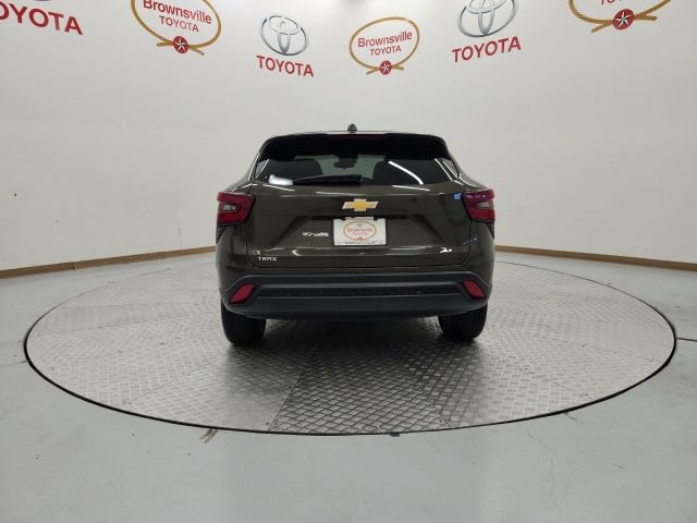 Used 2024 Chevrolet Trax LS w/ LS Convenience Package FWD image 7