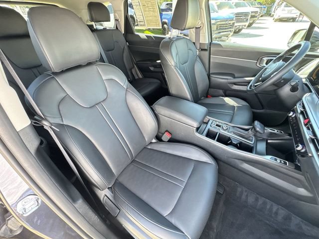 Certified 2025 Kia Sorento S w/ Panoramic Sunroof Package AWD/4WD image 30