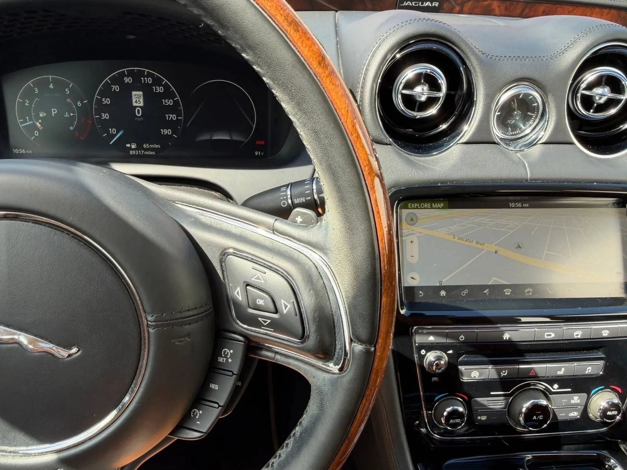 Used 2018 Jaguar XJ R-Sport RWD image 29