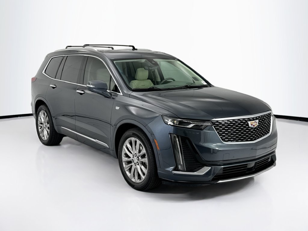 Used 2021 Cadillac XT6 Premium Luxury FWD image 3
