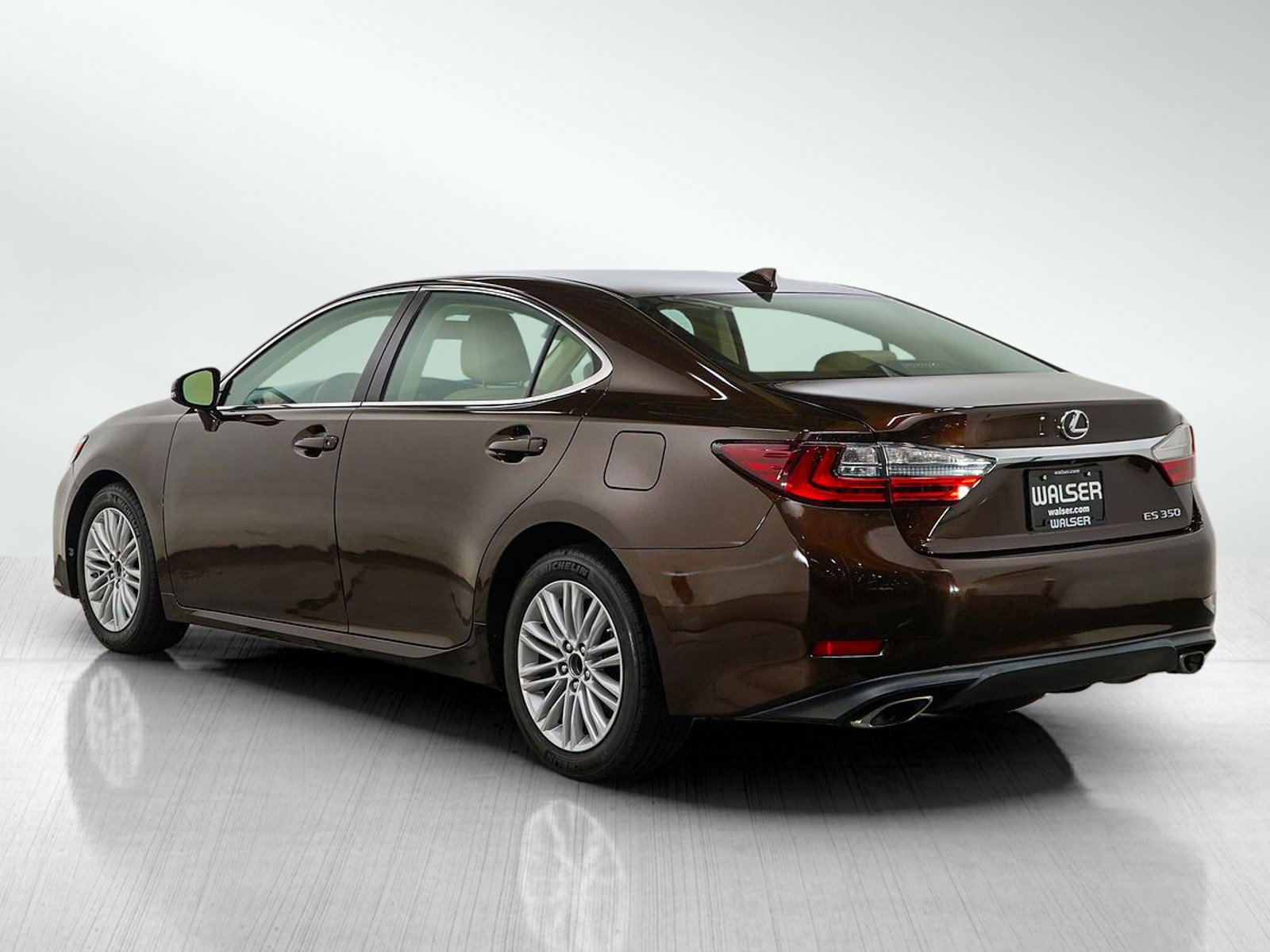 Used 2016 Lexus ES 350 w/ Accessory Package 2 FWD image 3