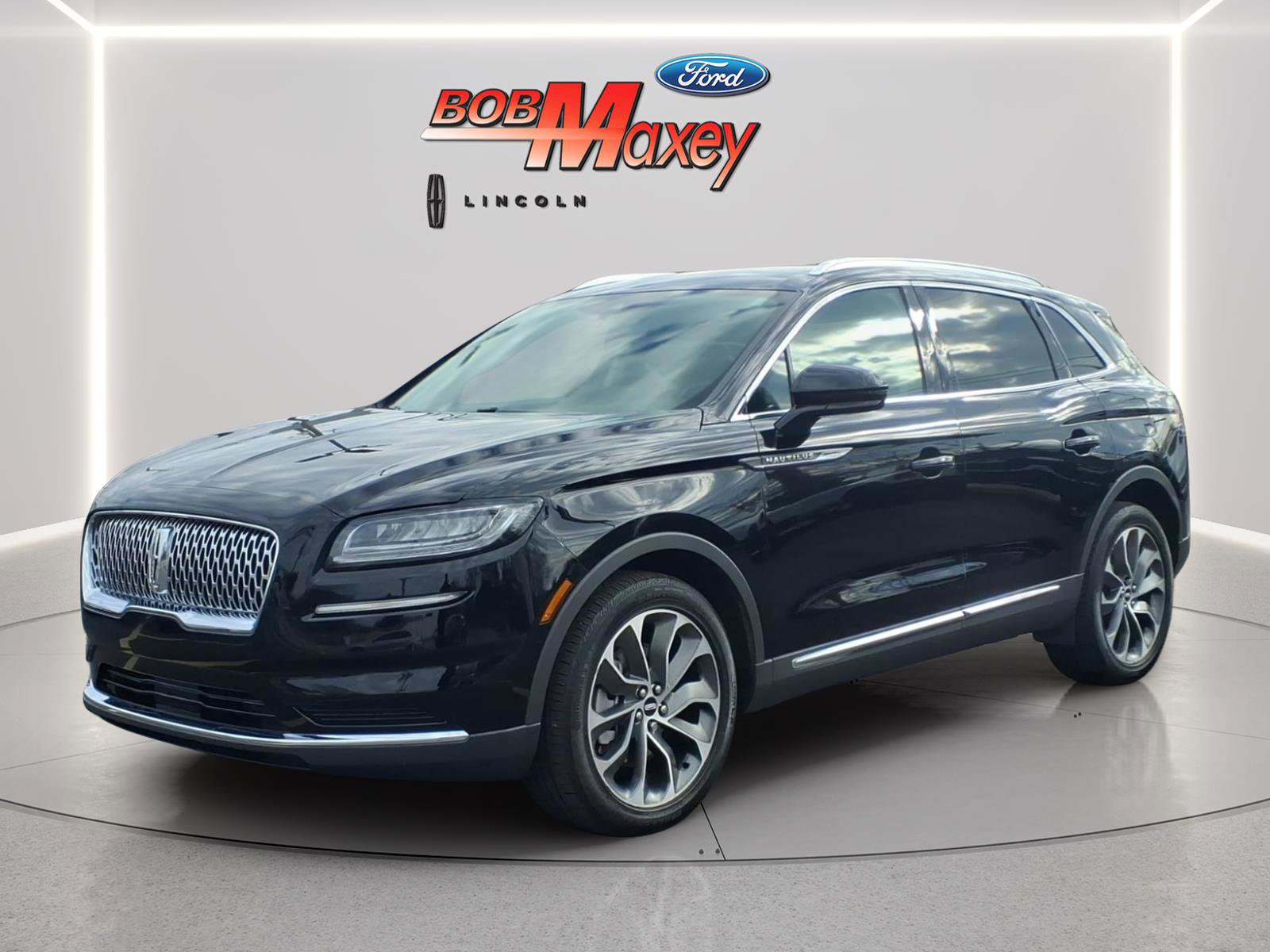 Used 2022 Lincoln Nautilus Reserve AWD/4WD image 1