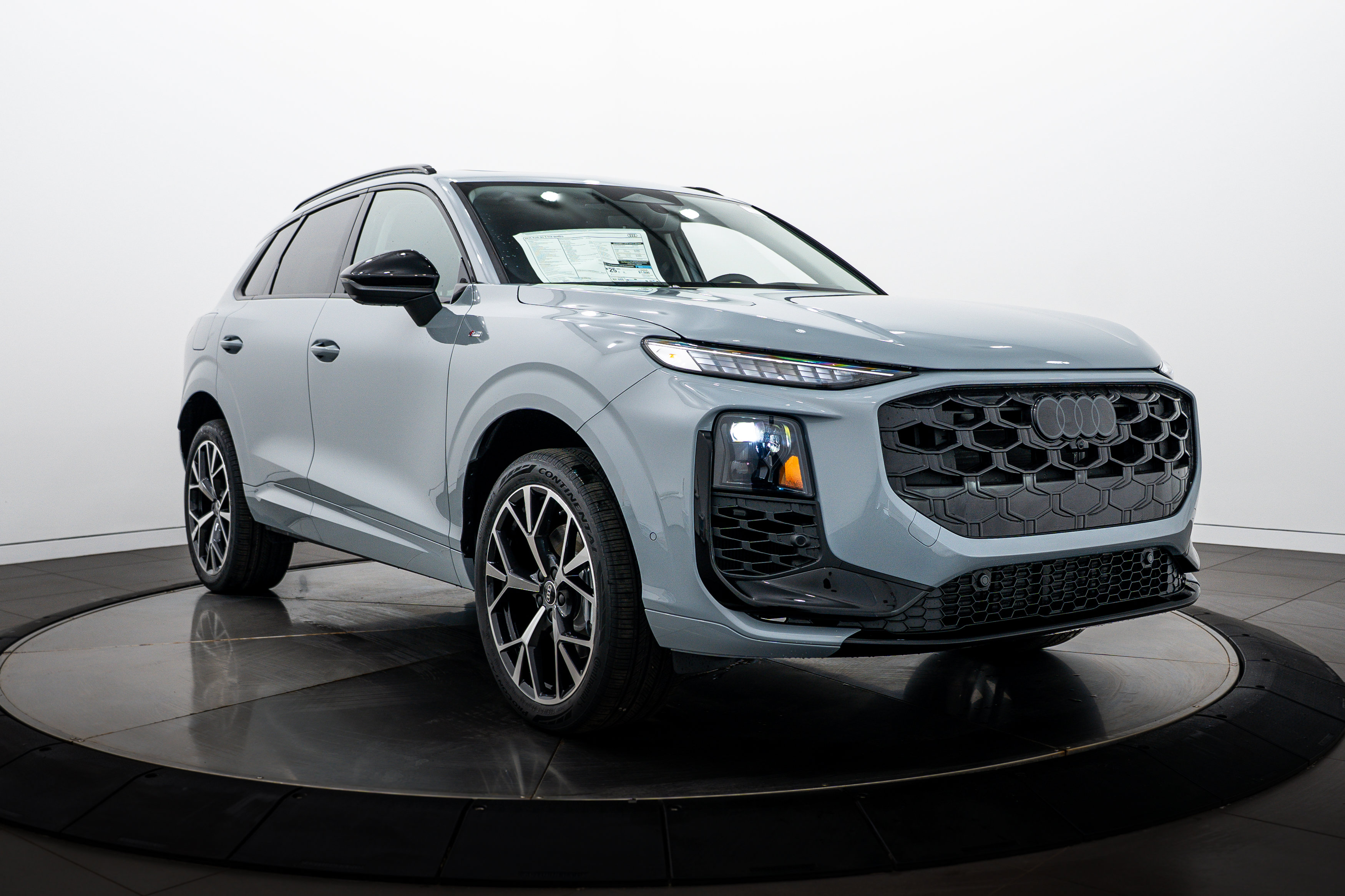 New 2026 Audi Q3 quattro 2.0T AWD/4WD image 2