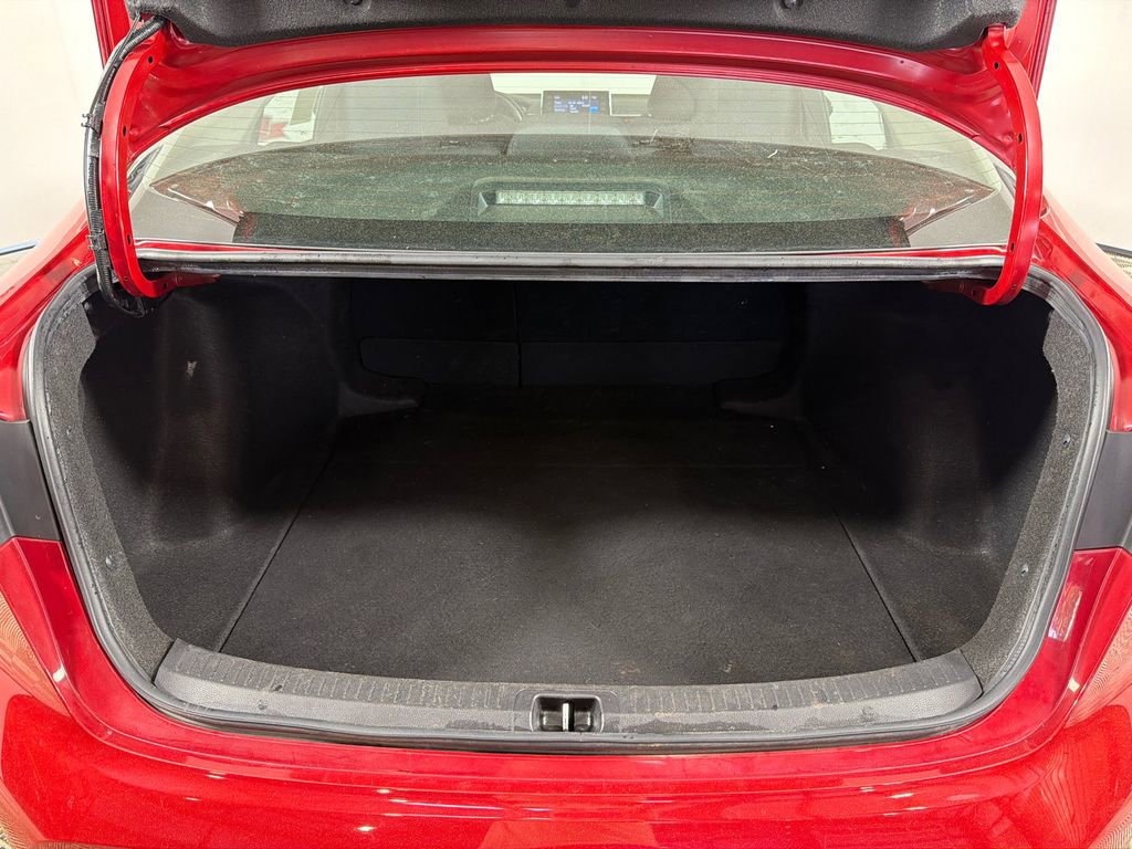 Used 2021 Toyota Corolla LE image 18