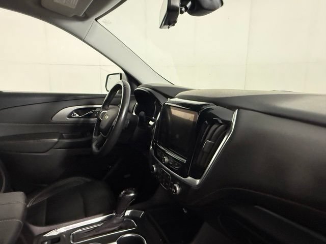 Used 2019 Chevrolet Traverse RS w/ LPO, Floor Liner Package FWD image 33